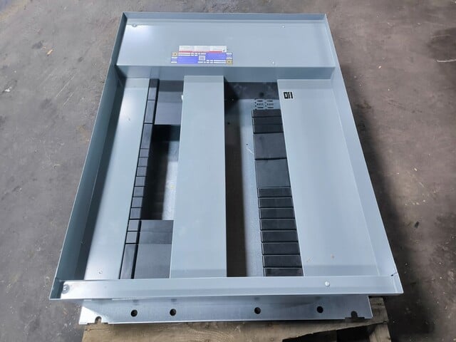 500 Amp. Square D, HCP, I-Line Panelboard Interior, 208Y/120 V 3PH 4W 42 Space NOS - Image 3