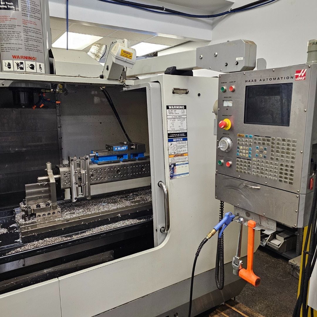 Haas #VF-3SS, vertical machining center, 24+1 automatic tool changer, 40" X, 20" Y, 25" Z, 12000 RPM, #40 - Image 3