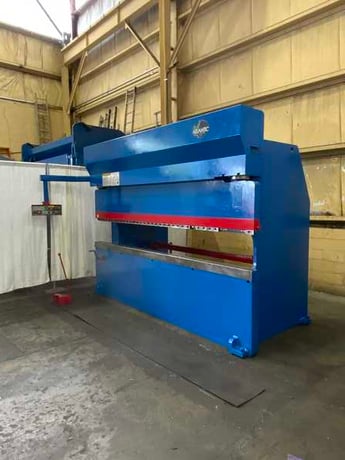 200 Ton, Atlantic #HDE200-12, hydraulic press brake, 12' overall, 124" between housing, 7.8" stroke, 11.8" - Image 1