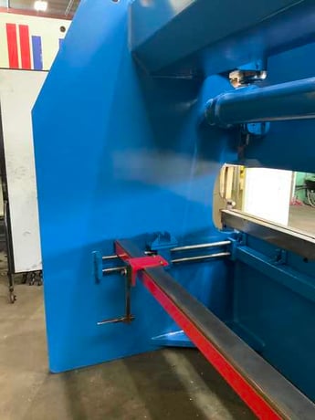 200 Ton, Atlantic #HDE200-12, hydraulic press brake, 12' overall, 124" between housing, 7.8" stroke, 11.8" - Image 5