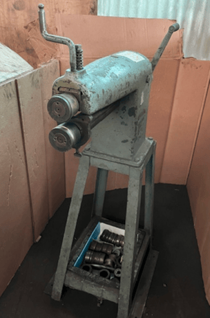 18 gauge Niagara #192 Beader-Geared, 13-3/4" throat, 2-13/16" roll diameter, 2" lgth, w/beading gage & rolls - Image 1