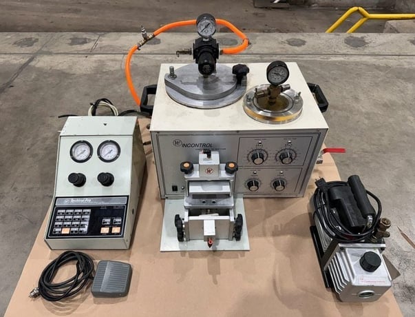 W & W Co. #0661 Vacuum Wax Injector, 30 psi, 240V, Auto-Clamp, Pressure Controller - Image 1