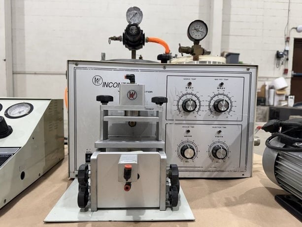 W & W Co. #0661 Vacuum Wax Injector, 30 psi, 240V, Auto-Clamp, Pressure Controller - Image 2