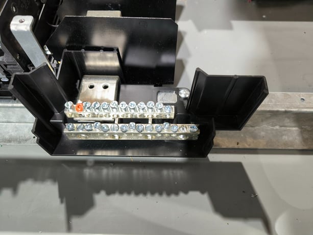 400 Amp. Square D, NQ30L4C, NQ Panelboard, 480 Volts AC 48 VDC 1 Phase 3 Wire 30 Space 3R - Image 5