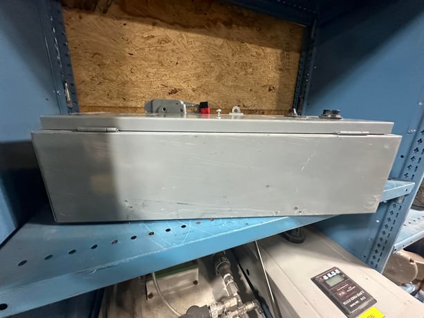 30 Amp. Square D, fusible disconnect with motor starter contactor, 600 Volts, low hours - Image 3