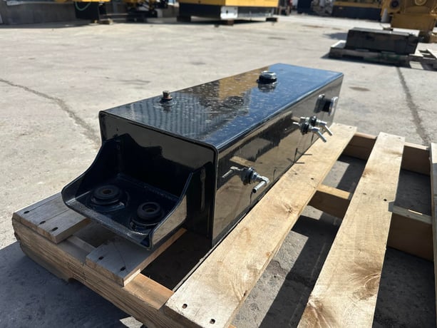 Caterpillar, expansion tank for radiator or heat exchanger, 44" L x 16" W x 9" H, new surplus, 2020 - Image 4