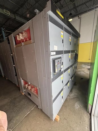 Square D, 1600 Amp, 2200 Volts, 700 Volts, 50 KA Delta Wye Main Breaker, 2006 - Image 1