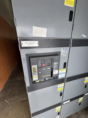 Square D, 1600 Amp, 2200 Volts, 700 Volts, 50 KA Delta Wye Main Breaker, 2006 - Image 3