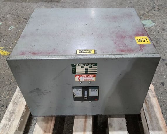 30 Amps, General Electric, TED134030, industrial circuit breaker, 480 Volts - Image 1