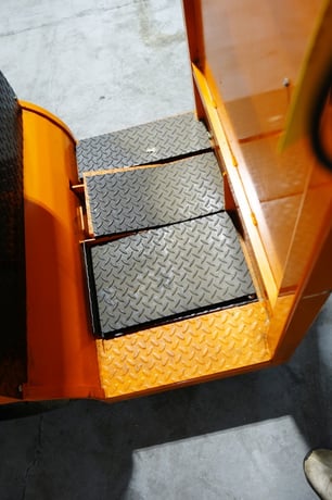 Taylor Dunn #EO-D-34-51, electric tugger cart, 2008 - Image 4