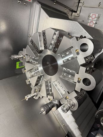 Akira-Seiki #SL-20, CNC lathe, Mi-645 Control, 17.7" swing, 6" chuck, 1.7" bar, chip conveyor, 2019 - Image 7