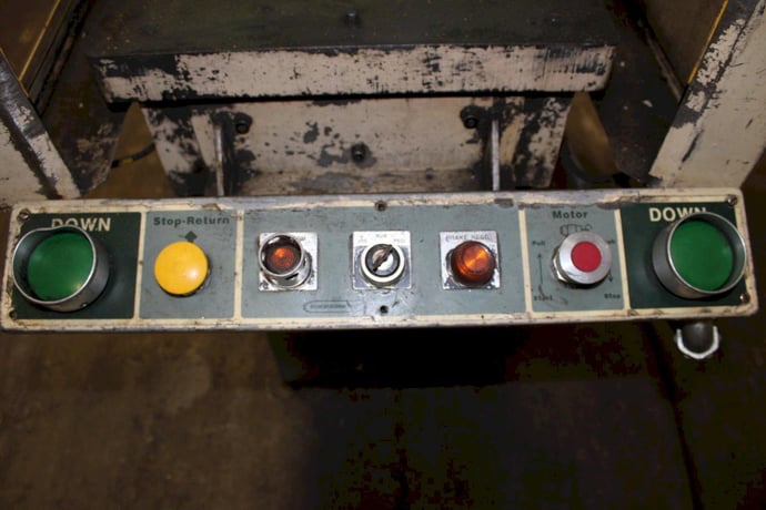 15 Ton, Greenerd #HPB-15, hydraulic press, 8" stroke, 13.5" daylight, 9" throat, 18" x11"bed, 33 gallon - Image 10