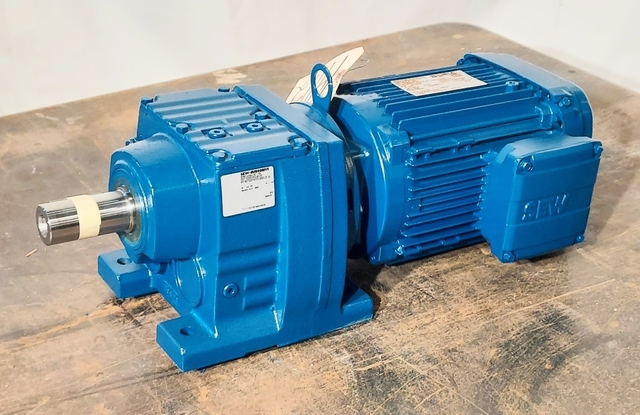 2 HP 1767/59 RPM Sew-Eurodrive, Inverter Duty w/Gearbox, 3 Phase, 60 Hz, 30.18:1 Ratio, 6/3 Amps, 230/460 V - Image 2