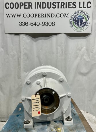 11.9 HP @ 1750 RPM, Master Power Transmission, Gear Reducer, 17 RPM Out, 105.90 :1 Ratio, 2.625" dia. Shaft - Image 4
