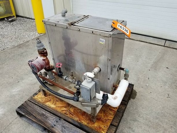 16 gallon Stainless Steel Insulated Mix Tank w/Pump, 10.5" x 26" x 24" H Tank, 32 GPM Pump - Image 3