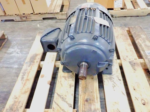 40 HP 3535 RPM High Efficiency Hostile Motor, Frame 324TS, 3 Phase, 60 Hz, 96/48 Amps, 230/460 V - Image 3