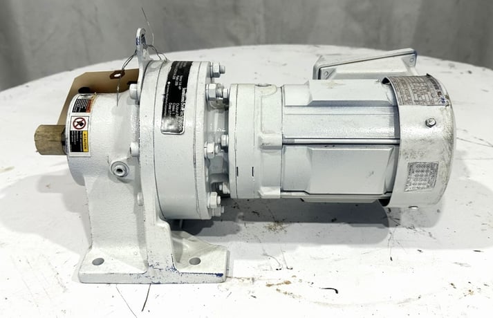 .25 HP 1730 RPM Sumitomo #CNHMS02-6105DAYA-289, Inline Gear Motor Reducer, 289:1 Ratio, 3 Phase, 6.06 Out - Image 1