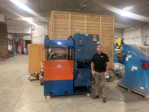200 Ton, Wabash, 4 post Heated Platen Press, 12" stroke, 55" x 27" platens, 44" x 14" between posts, 27"-40" - Image 1