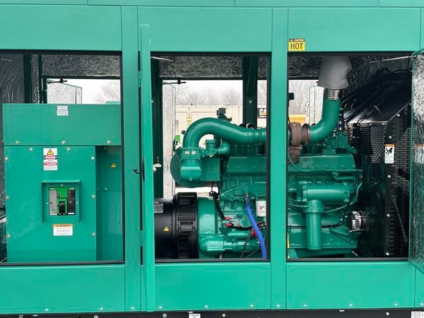 300 KW Cummins #C300N6, Natural gas / propane generator, sound attenuated enclosure, 277/480 Volts, new - Image 4