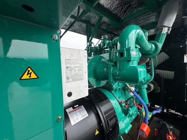 300 KW Cummins #C300N6, Natural gas / propane generator, sound attenuated enclosure, 277/480 Volts, new - Image 5