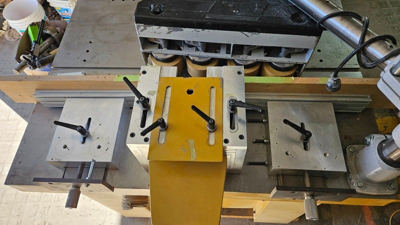 Ritter #R1175, very hevy duty shaper & 4-wheel feeder, 7.5 HP, 48" x 38" table area, 2 spindles, 2005 - Image 5