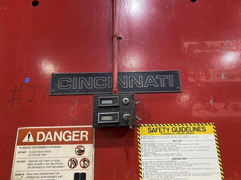 230 Ton, Cincinnati #230-8AS, hydraulic CNC press brake, 10' overall, 102" between housing, 10" stroke, 17" - Image 8