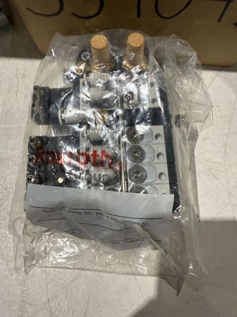 Rexroth #HE751863, vavle, new in box - Image 2