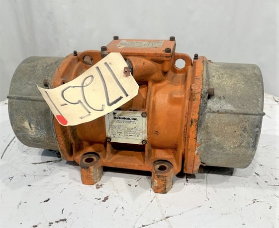 1.5 HP 1800 RPM Metalfab #230-460, Vibratory Motor, Carbon Steel, 3 Phase, 60 Hz, 3.4/1.7 Amps, 230/460 Volts - Image 1