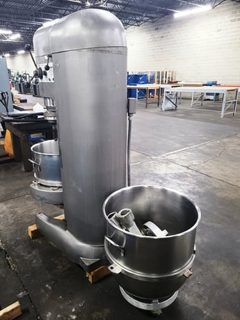 35 gallon Hobart #V-1401, 140 qt planetary mixer, 5 HP, 14.4 amps - Image 3