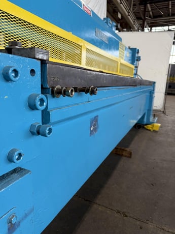 1/2" x 10' Wysong #1050, Mechanical Shear, 18" hold downs, 20 HP, 40 SPM, 124" blade - Image 3