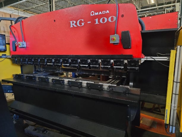 110 Ton, Amada #RG-100-30, 3-Axis, Amada NC9EXII control, 10.2'OA, 100.39" between housing, 2000 - Image 1
