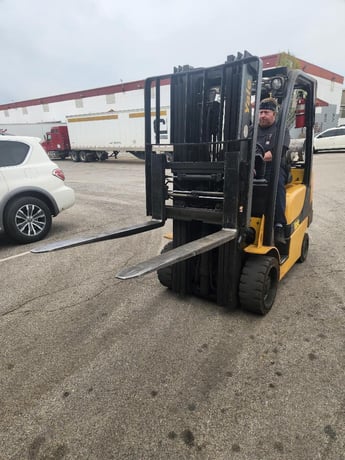 5500 lb. Yale Veracitor #60VX, LPG forklift, 3-stage mast, 48" forks, sideshift, fork positioner, 2015 - Image 8