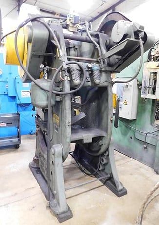 70 Ton, Federal #6, OBI press, 5" stroke, 13.5" throat, 13" die space, 3" ram, 45 SPM, air clutch & brake - Image 3