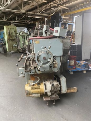 Cincinnati Mdl. OMV, centerless grinder, 4.5" diameter work capacity, 3" diameter Std. work rest capacity, 8" - Image 3