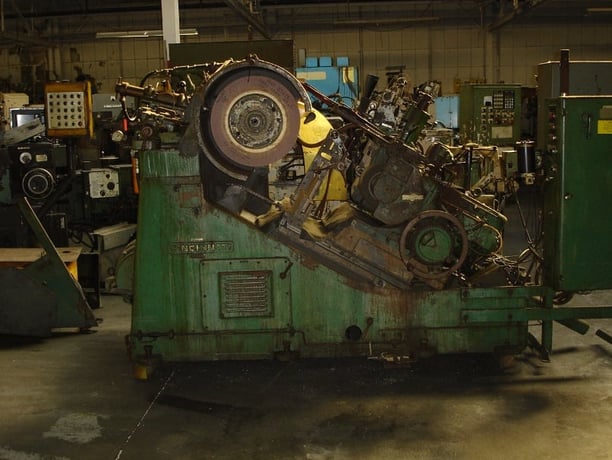 Cincinnati No. 4 Mdl. EA, centerless grinder, 9" diameter Short work capacity, 4" diameter bar, 24" & 14" - Image 1