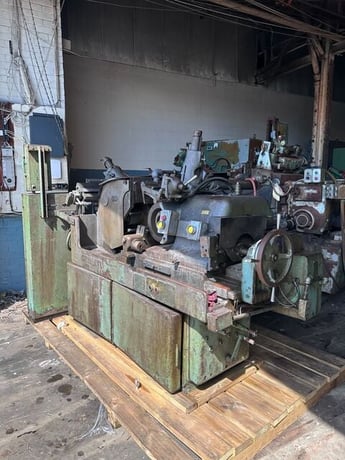 Cincinnati No. 2 Mdl. O-M, centerless grinder, 3.5"/4.75" diameter work rest capacity, 20" diameter & 12" - Image 4