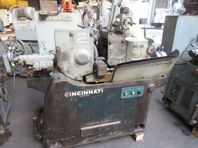 Cincinnati No. 107-4, centerless grinder, 4" Infeed work rest, 16" diameter & 9" diameter wheels capacity - Image 3