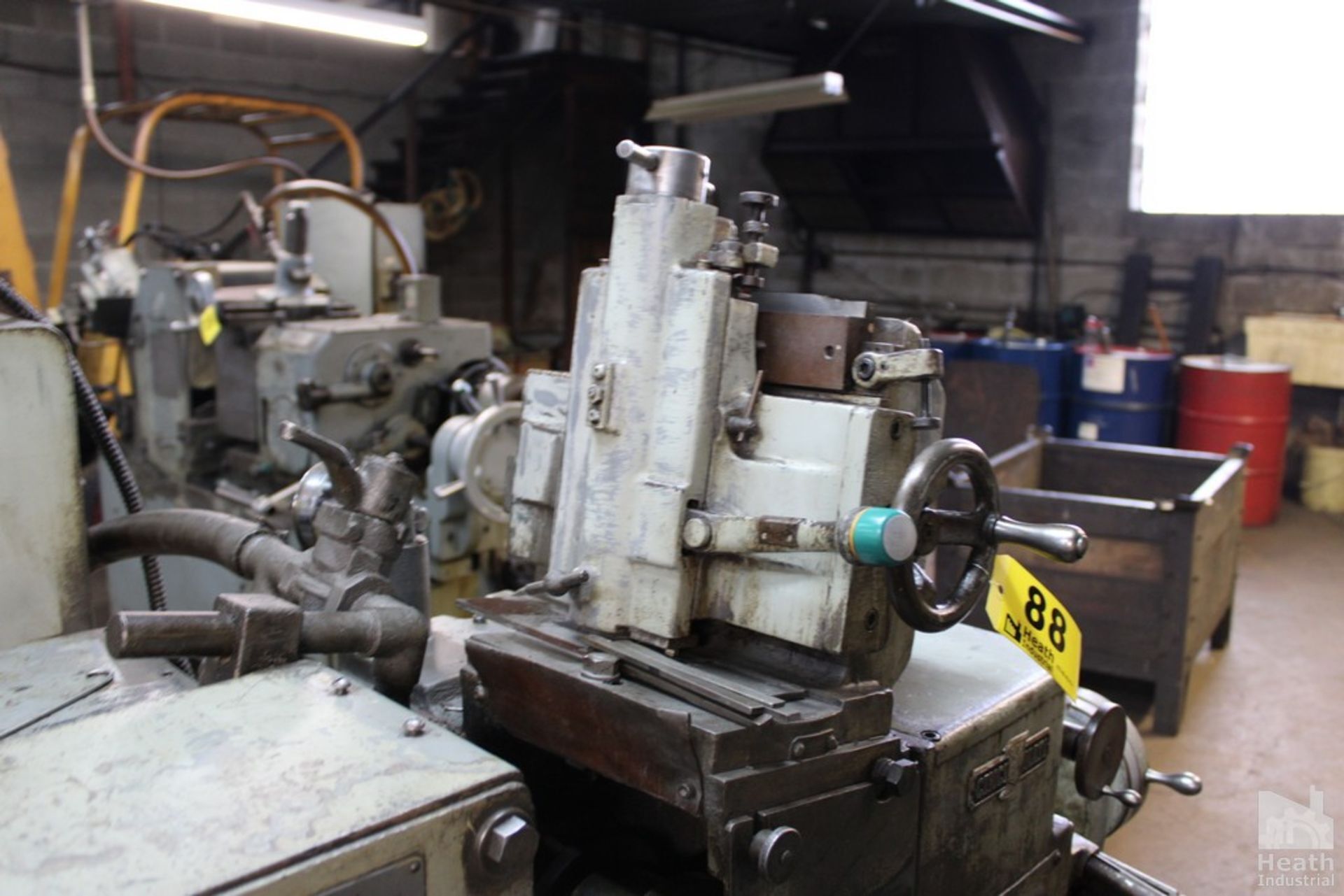 Cincinnati No. 107-4, centerless grinder, 4" Infeed work rest, 16" diameter & 9" diameter wheels capacity - Image 5