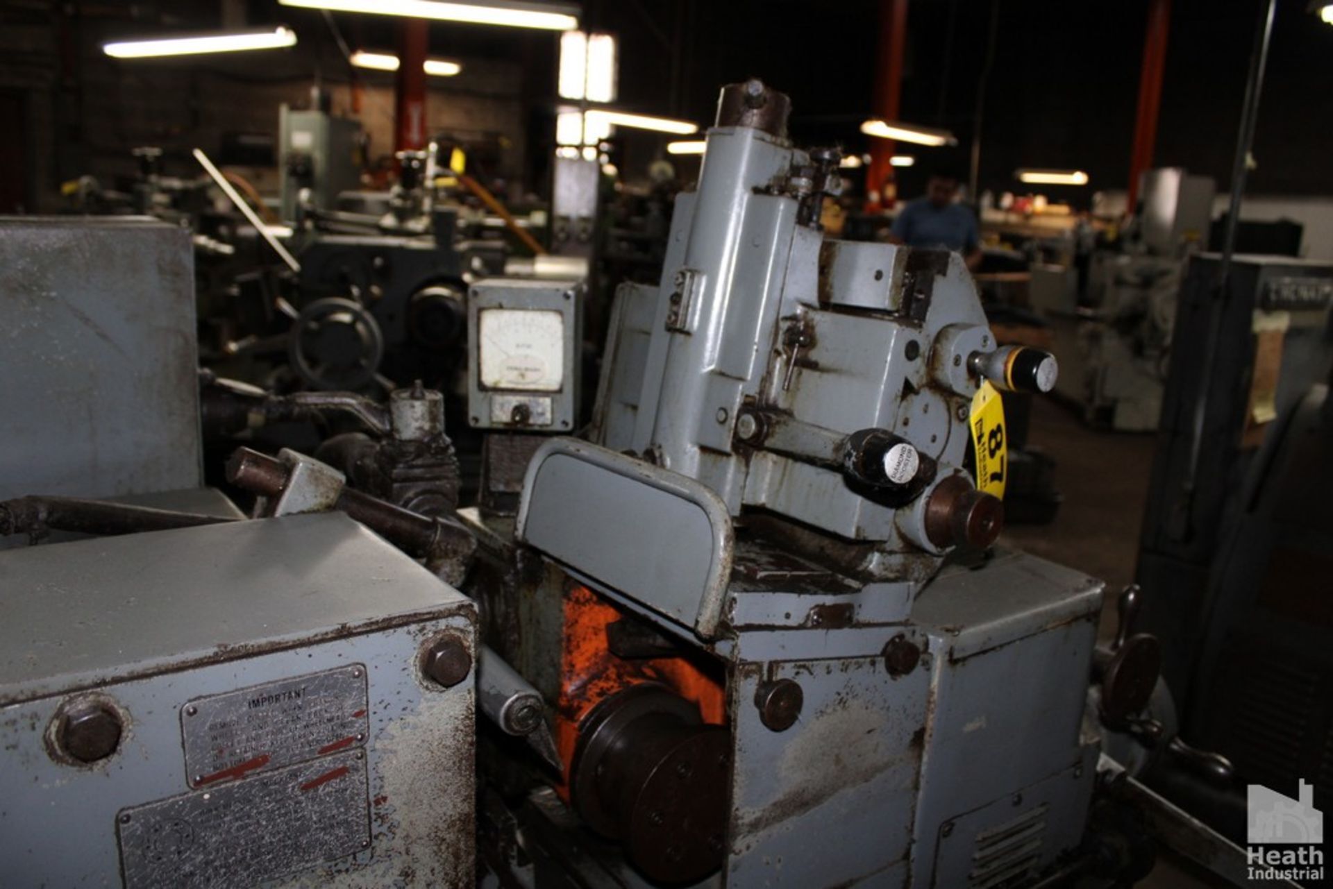 Cincinnati No. 107-4, centerless grinder, 4" Infeed work rest, 16" diameter & 9" diameter wheels capacity - Image 7