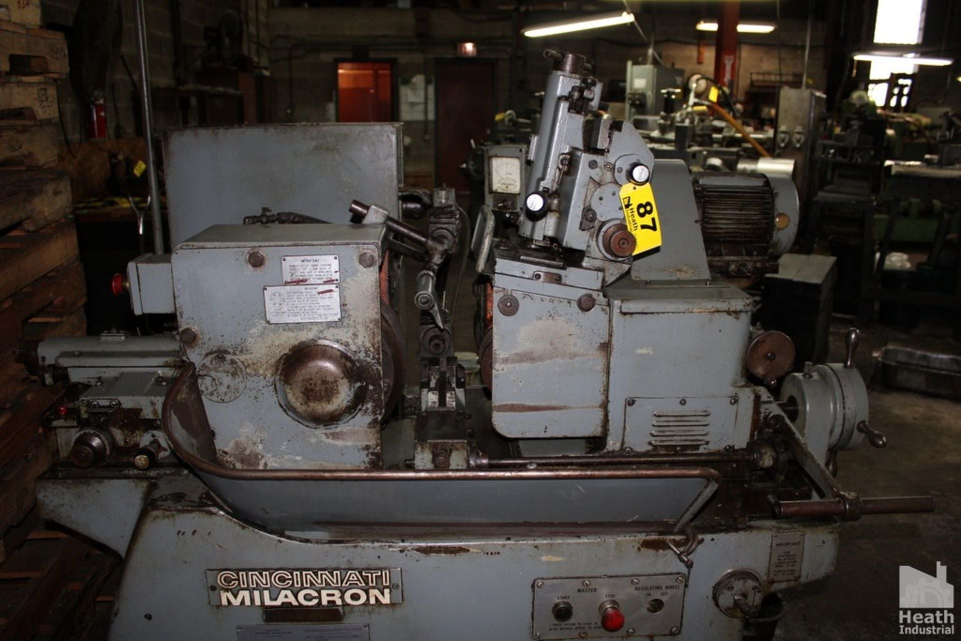 Cincinnati No. 107-4, centerless grinder, 4" Infeed work rest, 16" diameter & 9" diameter wheels capacity - Image 10