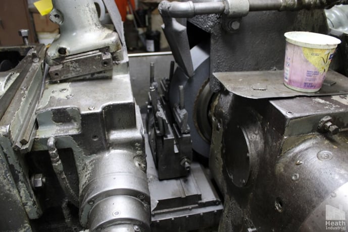 Cincinnati No. 15 Mdl. Cinco, centerless grinder, 4.75" diameter work capacity, 6" thru-feed, 24" diameter & - Image 8