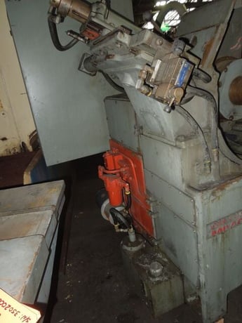 Cincinnati No. 15 Mdl. Cinco-DE, centerless grinder, 4.75" diameter work capacity, 8" Infeed work rest, 24" - Image 4