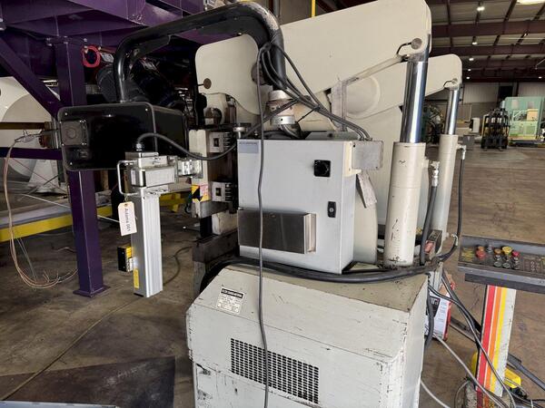 60 Ton, Accurpress #7606, CNC hydraulic press brake, 6' overall, 52" between housing, 8" stroke, 10 HP, 1996 - Image 10