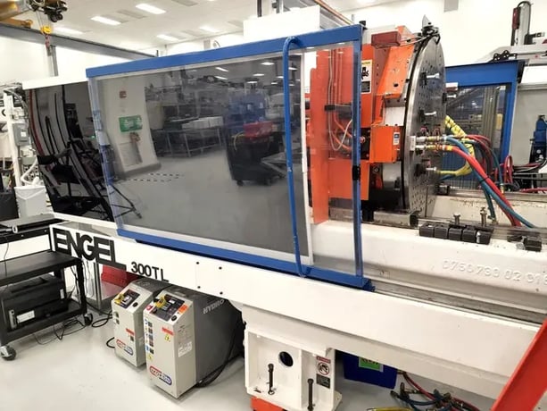 300 Ton, 20 oz., Engel #ES-1050H-330L-300TL, horizontal plastic injection molder, 35.6" x 35.8" platen, CC100 - Image 4