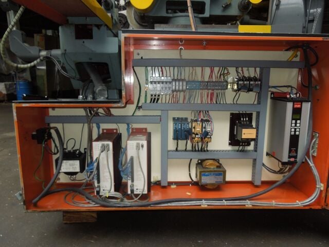 12" x 30" Parker #2C, ID/OD universal grinder, 12" x 1" x 5" grinding wheel, 5/3 HP, 1998 - Image 9