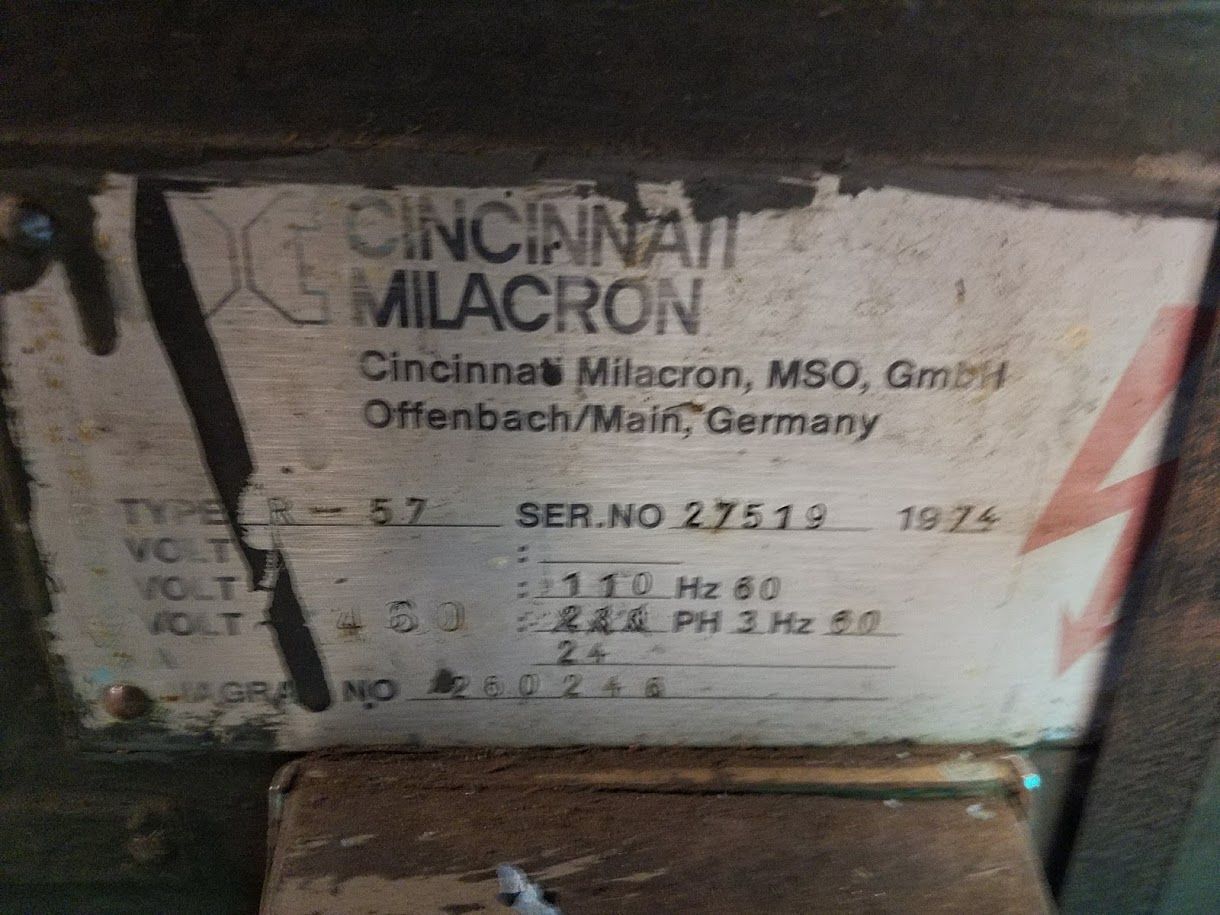 10" x 17.5" Cincinnati #R-57, universal cylindrical grinder, 5" H of centers, 16" x 2" x 5" grinding wheel, 3 - Image 3