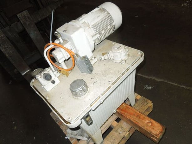 Overbeck #400-IR, internal grinder, 7.87" diameter x 9.84" L Clamping of work, 6.3" L x 5.51" diameter bore - Image 2