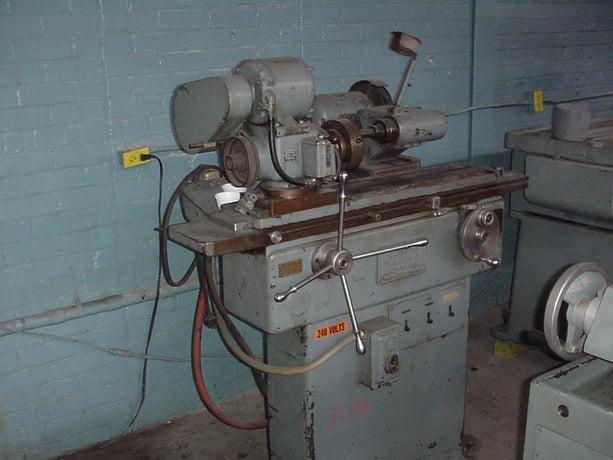 Parker, internal grinder, 9" x 24" Size capacity, 6" 4-Jaw chuck, 1/4 HP, 12500 RPM spindle, 220 V, 1948 - Image 1