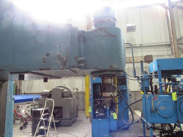Gould & Eberhardt #72HWD, vertical gear hobber, 72" workpiece diameter, 10" diameter hob, 30" face capacity - Image 2