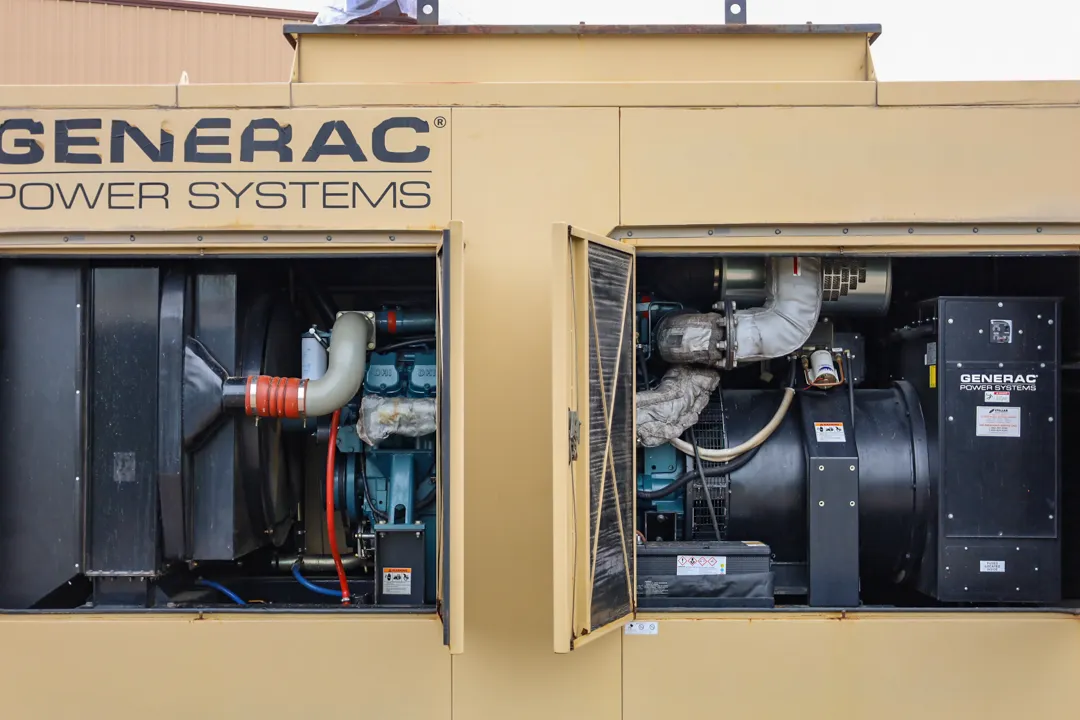 610 KW Generac #P222LE, diesel industrial generator, 277/480 Volts, 2006 - Image 4